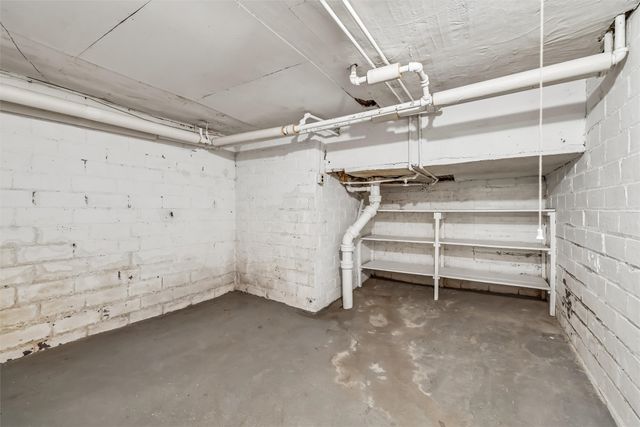 213 38th Place, Des Moines, IA 50312
