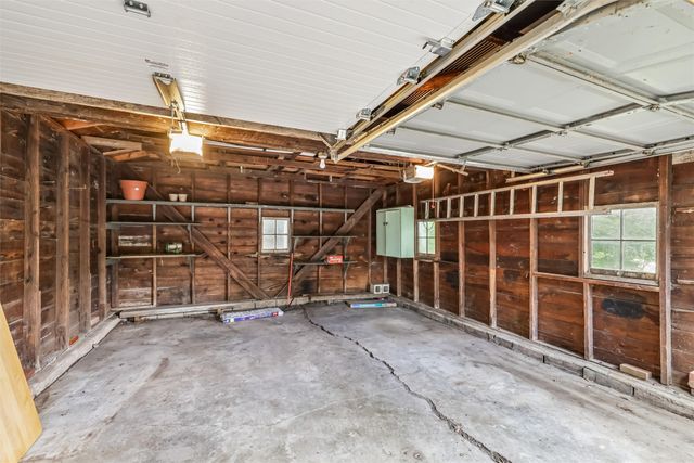 213 38th Place, Des Moines, IA 50312