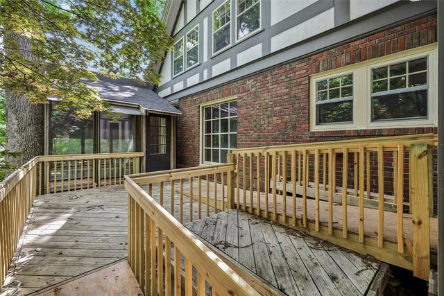 213 38th Place, Des Moines, IA 50312
