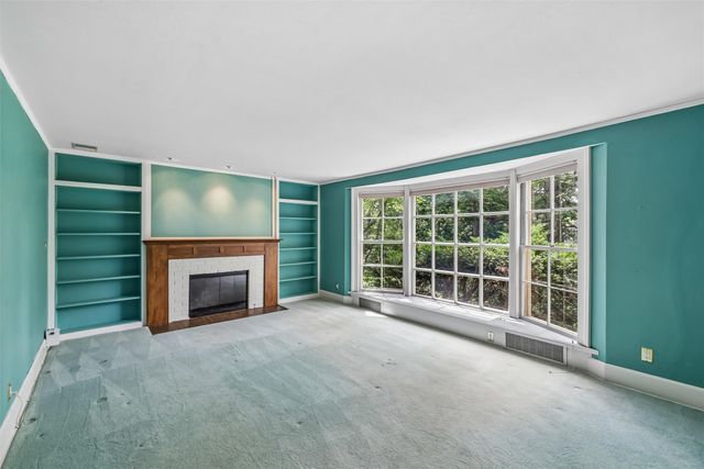 213 38th Place, Des Moines, IA 50312