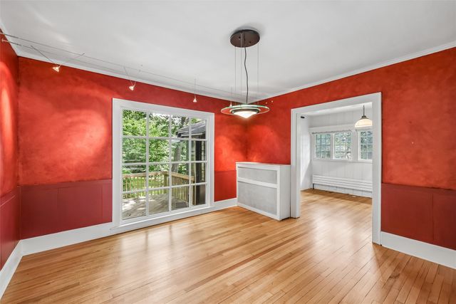 213 38th Place, Des Moines, IA 50312