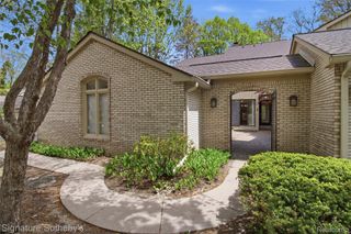 1234 S Timberview Trail, Bloomfield Hills, MI 48304