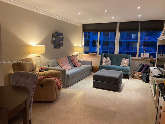 5401 Collins Avenue 339, Miami Beach, FL 33140