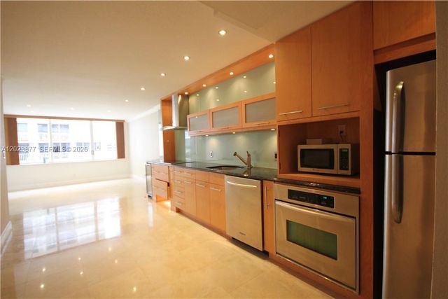 5401 Collins Avenue 339, Miami Beach, FL 33140