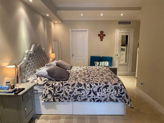5401 Collins Avenue 339, Miami Beach, FL 33140