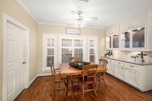 5702 Glen Pines Drive, Houston, TX 77069