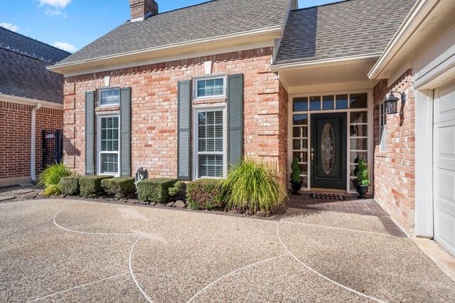 5702 Glen Pines Drive, Houston, TX 77069