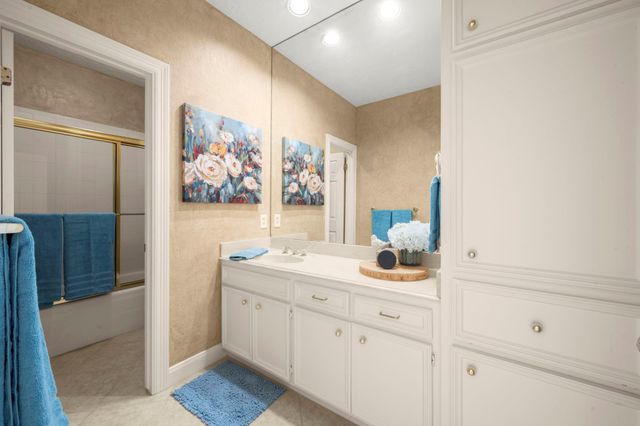 5702 Glen Pines Drive, Houston, TX 77069