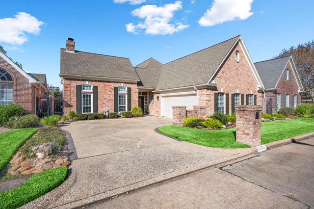 5702 Glen Pines Drive, Houston, TX 77069