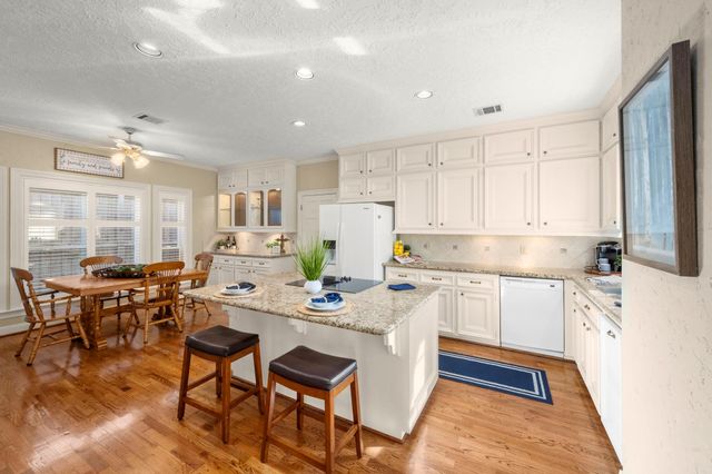 5702 Glen Pines Drive, Houston, TX 77069