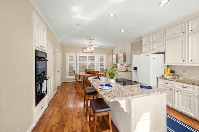 5702 Glen Pines Drive, Houston, TX 77069