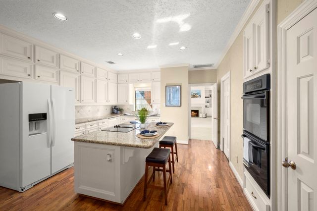 5702 Glen Pines Drive, Houston, TX 77069