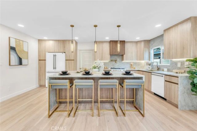 8848 Gerald Avenue, North Hills, CA 91343