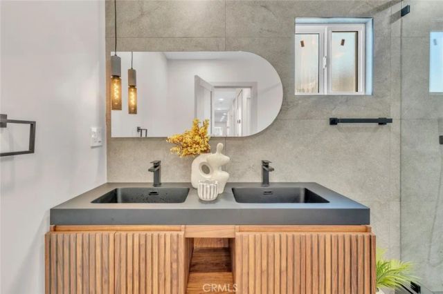 8848 Gerald Avenue, North Hills, CA 91343