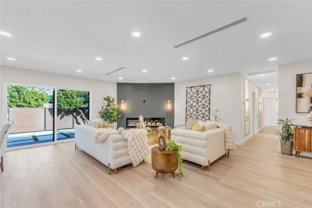 8848 Gerald Avenue, North Hills, CA 91343