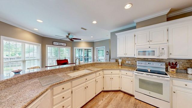 201 Bent Oak Drive, Dothan, AL 36303