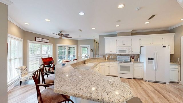 201 Bent Oak Drive, Dothan, AL 36303