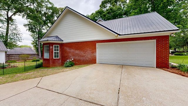 201 Bent Oak Drive, Dothan, AL 36303