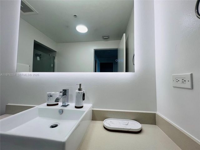 3301 NE 1st Ave M0405, Miami, FL 33137