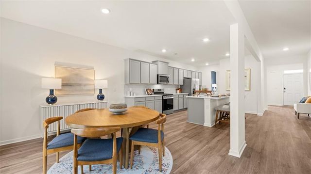 809 Pelham Way, Locust Grove, GA 30248