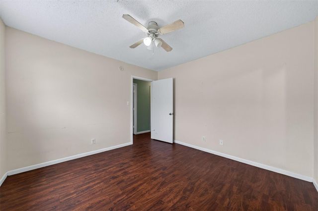 522 Oklahoma Avenue, Bacliff, TX 77518