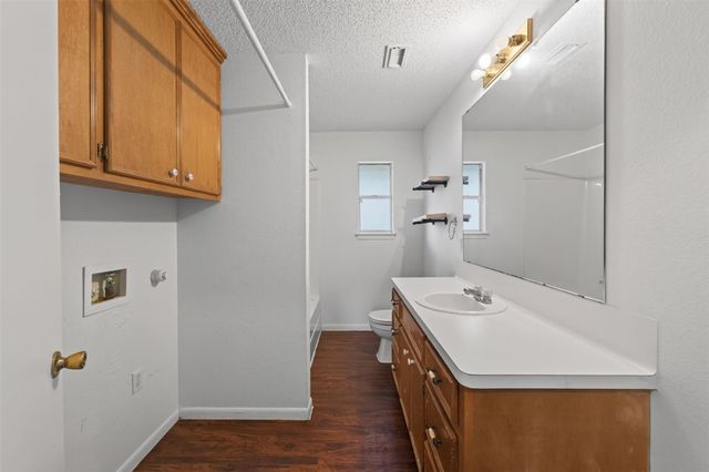 522 Oklahoma Avenue, Bacliff, TX 77518