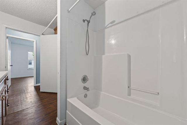 522 Oklahoma Avenue, Bacliff, TX 77518