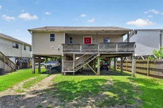 522 Oklahoma Avenue, Bacliff, TX 77518