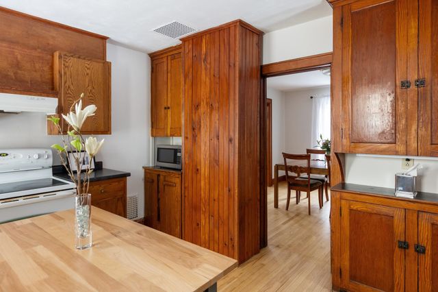 31 Latham Court, Burlington, VT 05401