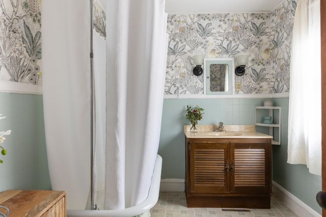 31 Latham Court, Burlington, VT 05401