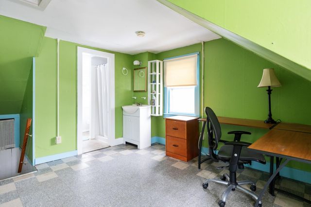 31 Latham Court, Burlington, VT 05401