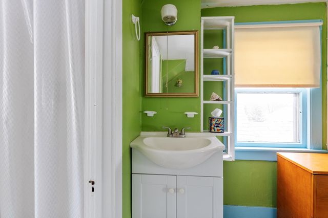 31 Latham Court, Burlington, VT 05401