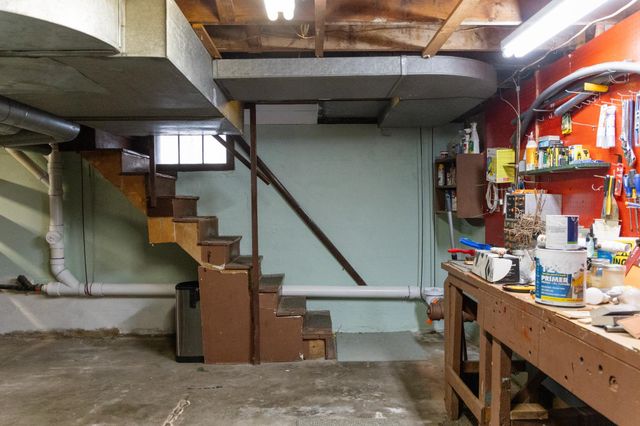 31 Latham Court, Burlington, VT 05401