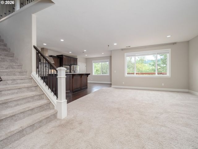 5818 Nw BANNISTER Dr, Portland, OR 97229