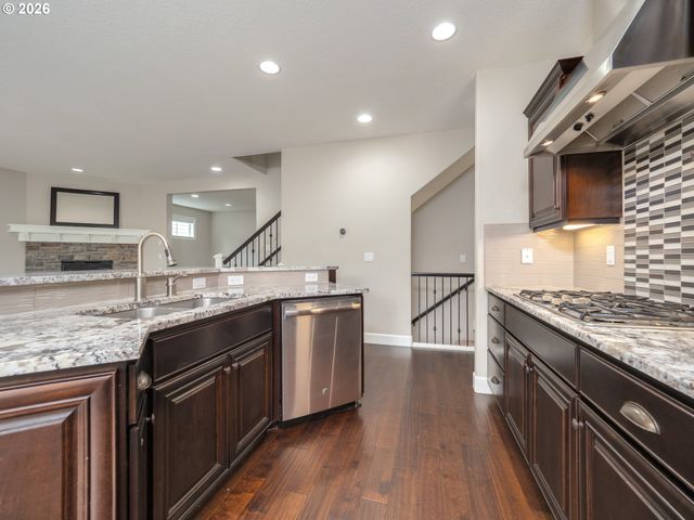 5818 Nw BANNISTER Dr, Portland, OR 97229