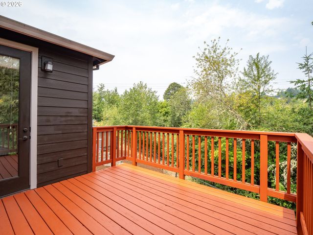 5818 Nw BANNISTER Dr, Portland, OR 97229