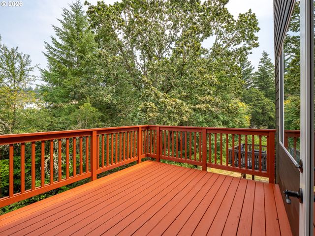 5818 Nw BANNISTER Dr, Portland, OR 97229