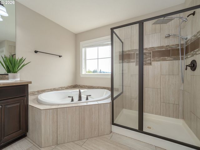 5818 Nw BANNISTER Dr, Portland, OR 97229