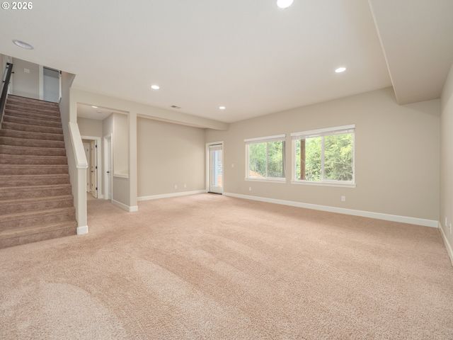 5818 Nw BANNISTER Dr, Portland, OR 97229