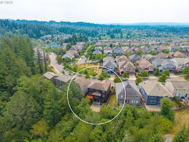 5818 Nw BANNISTER Dr, Portland, OR 97229