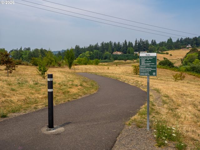 5818 Nw BANNISTER Dr, Portland, OR 97229