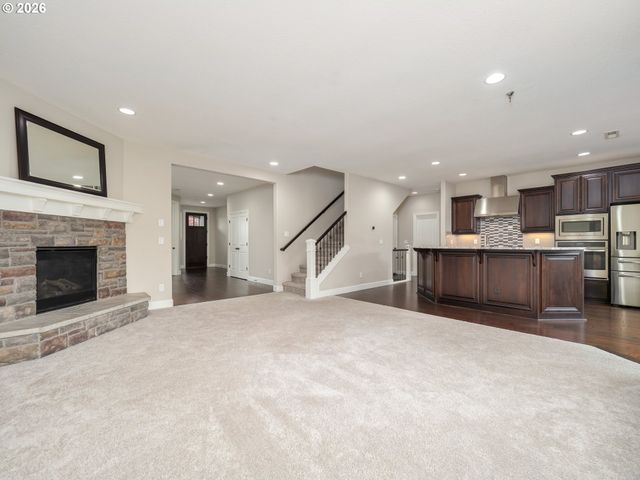 5818 Nw BANNISTER Dr, Portland, OR 97229