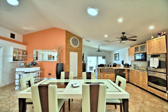 260 Cheshire Way, Davenport, FL 33897