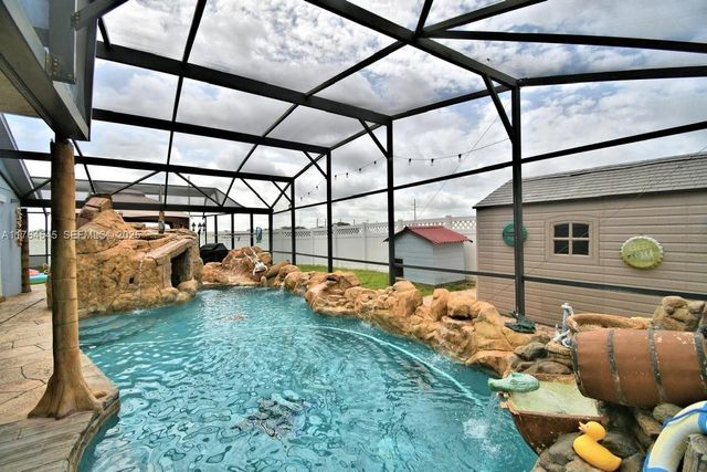 260 Cheshire Way, Davenport, FL 33897