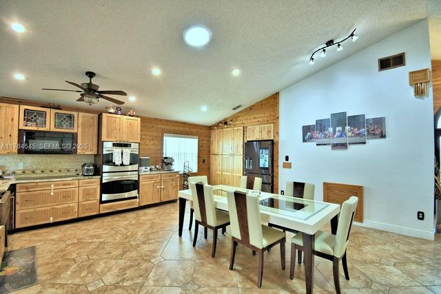 260 Cheshire Way, Davenport, FL 33897