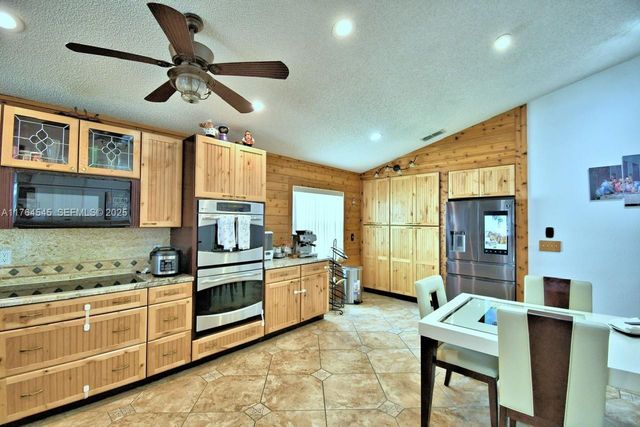 260 Cheshire Way, Davenport, FL 33897