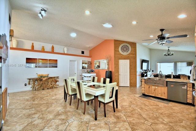 260 Cheshire Way, Davenport, FL 33897