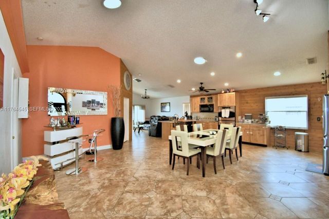 260 Cheshire Way, Davenport, FL 33897