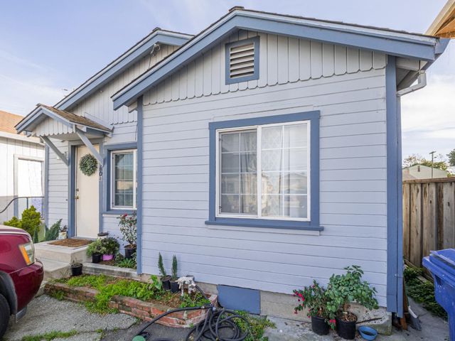 140 E Riverside Drive, Watsonville, CA 95076