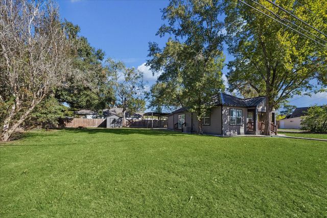 605 N Meyer Street, Sealy, TX 77474